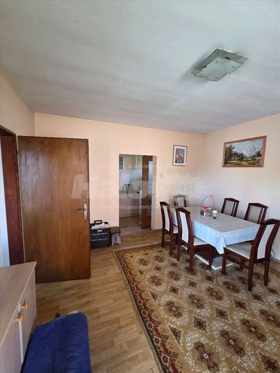 Palilila, Borča, Kuća sa uredjenim dvorištem — 6