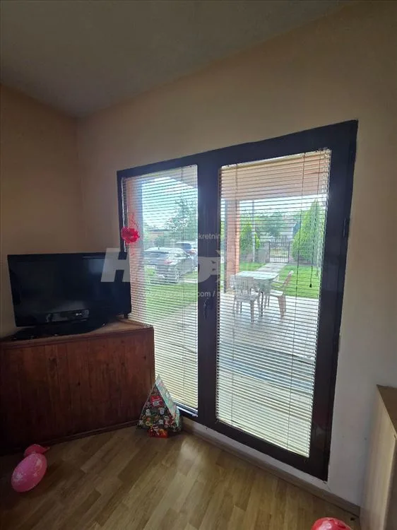 Palilila, Borča, Kuća sa uredjenim dvorištem — 7
