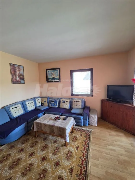 Palilila, Borča, Kuća sa uredjenim dvorištem — 10