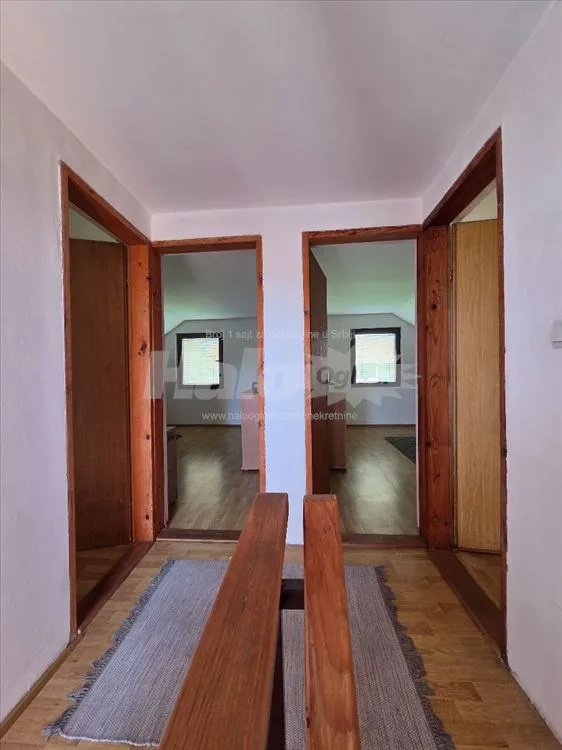Palilila, Borča, Kuća sa uredjenim dvorištem — 15