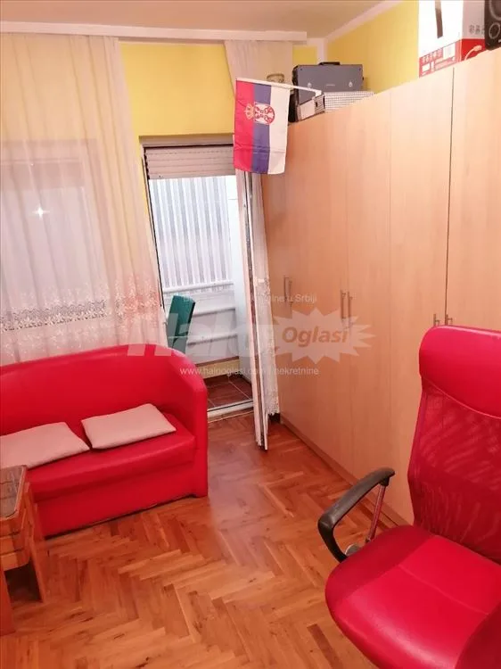 Palilula, Krnjača, Lux sa svojim parkingom — 11