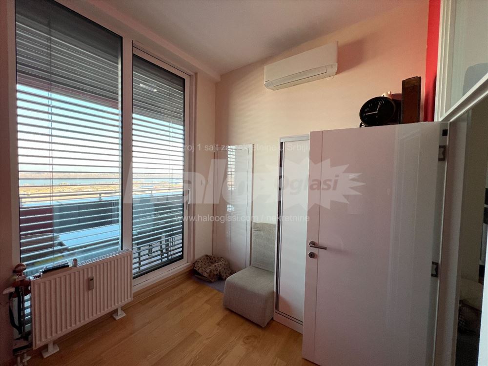 Penthaus sa pogledom na Dunav + 2 garažna mesta — 10