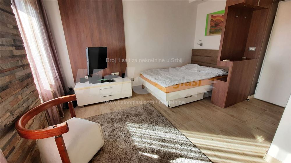 Penthouse sa terasom u centru Novog Beograda — 13