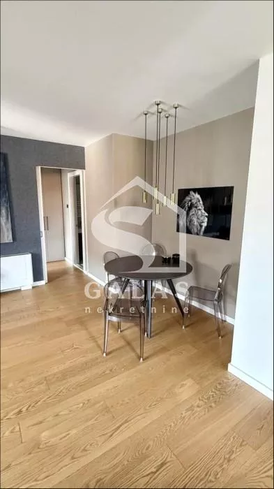 Petosoban stan na prodaju, Hadži-Melentijeva, 695.000€, 213m² — 3