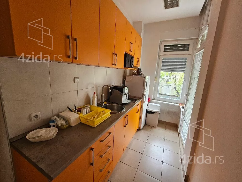 Petosoban stan za izdavanje, Ivankovačka 8, 1.750€, 136m² — 9