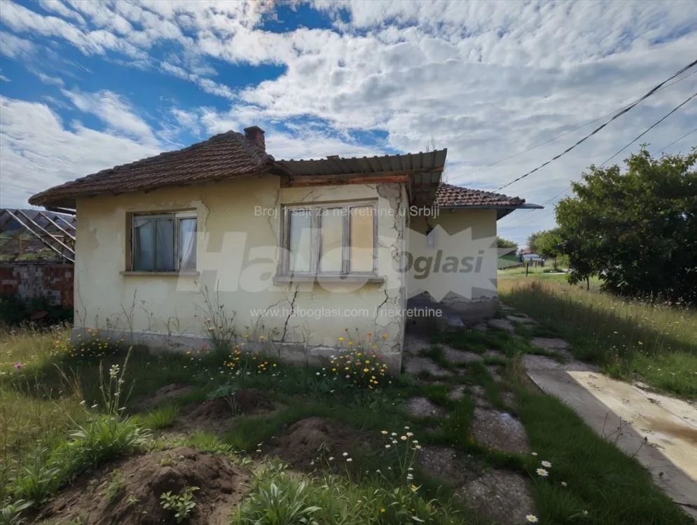 Plac sa kućom – pogled na Kosmaj – Nemenikuće — 2