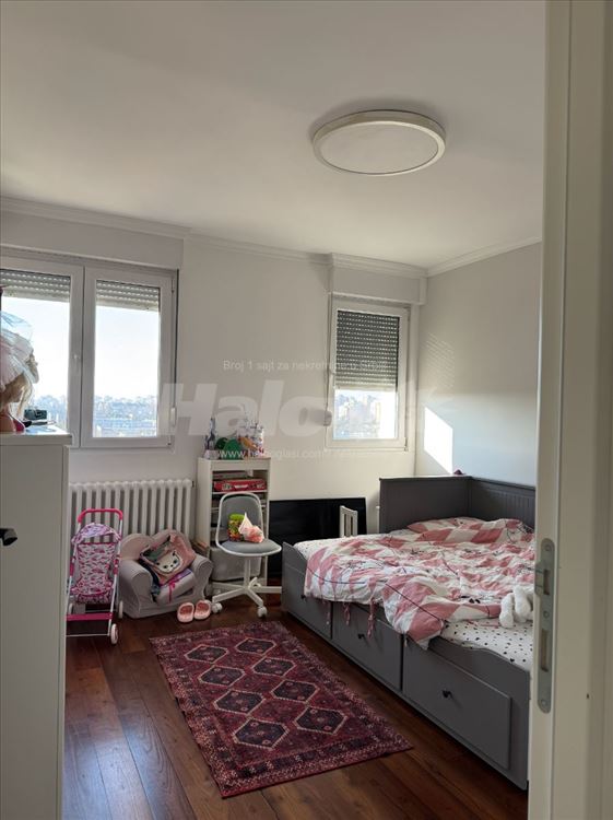 Pogled na grad/reku, terasa za uživanje, RENOVIRAN — 15