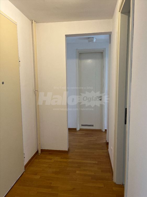Polunamešten dvosoban stan - Belvil Blok 67 — 2