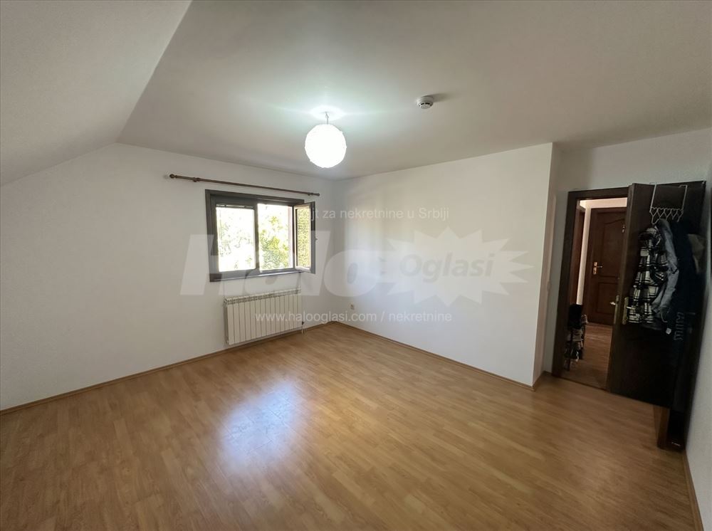 Porodičan svetao 4.0 stan 2 terase 139m² Zvezdara — 10
