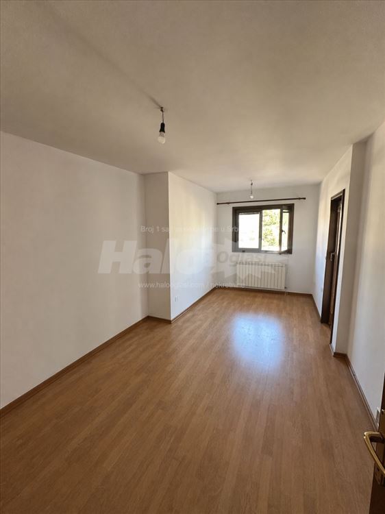 Porodičan svetao 4.0 stan 2 terase 139m² Zvezdara — 11