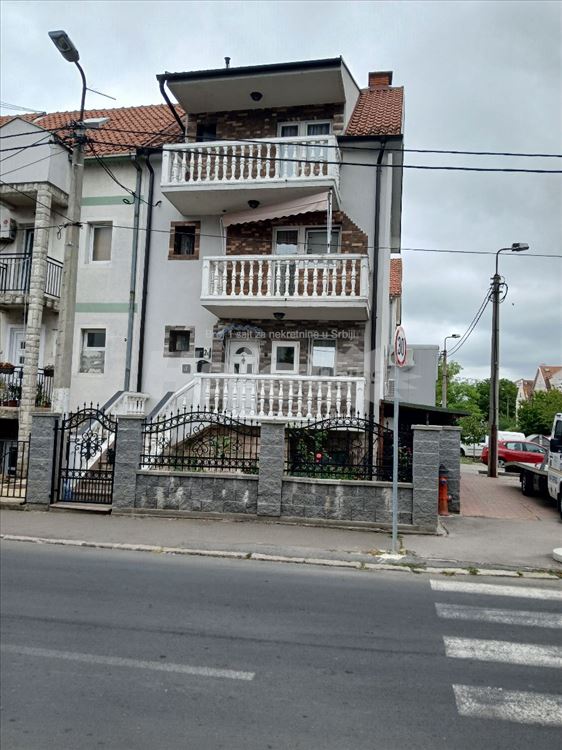Porodicna kuća u Zemun Polju — 8