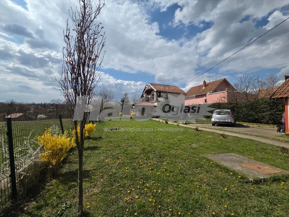 Porodična kuća 100 m² + garaža 30 m², plac 10 ari — 2