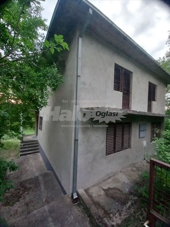 Porodična kuća i 10a placa-Ripanj -prodaje vlasnik — 2