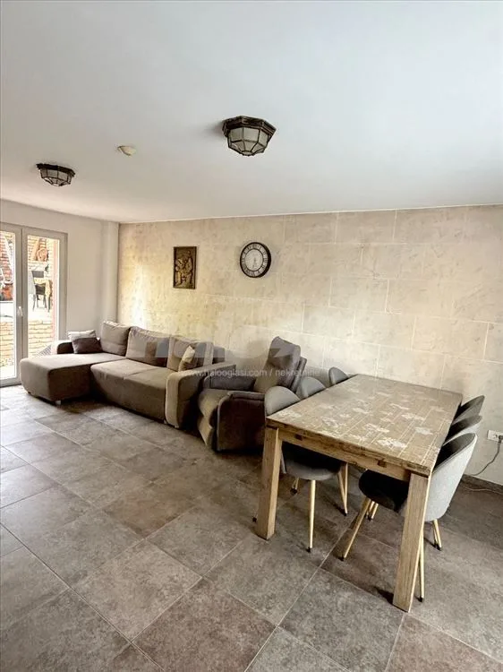 Porodična kuća sa pogledom na Avalu 10 ari Trešnja — 5