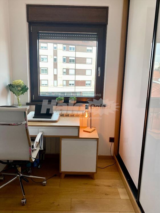 Porodični četvorosoban stan u srcu Lekinog Brda — 12