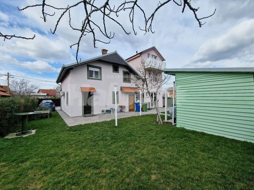 Porodični kompleks, dve kuće, mirna lokacija — 3