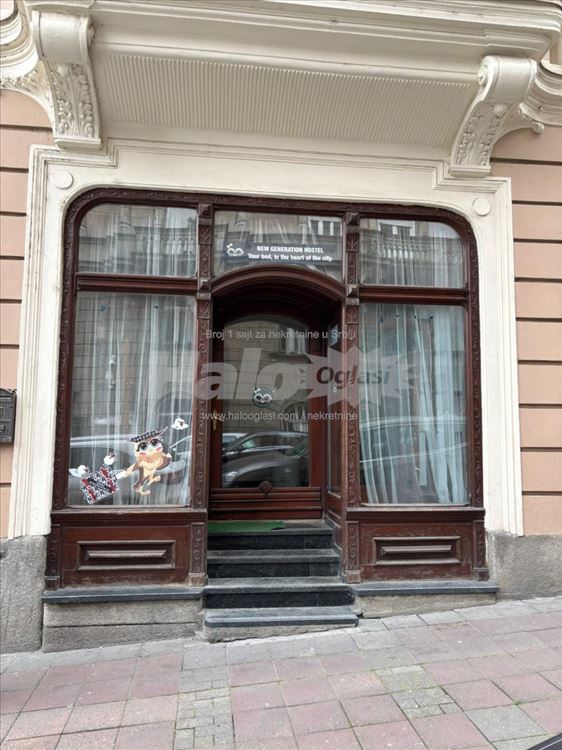 Poslovna zgrada u Kralja Petra (kod Smokvice) — 2