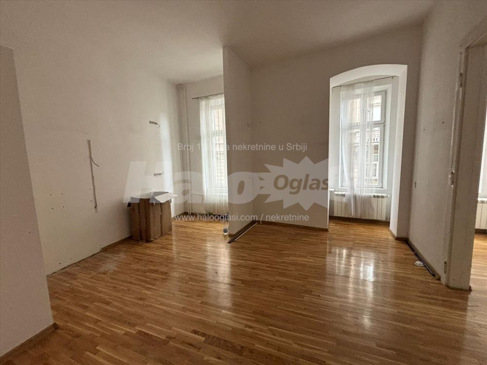 Poslovna zgrada u Kralja Petra (kod Smokvice) — 4