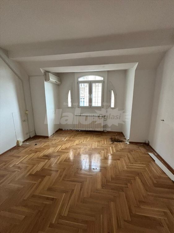 Poslovna zgrada u Kralja Petra (kod Smokvice) — 6