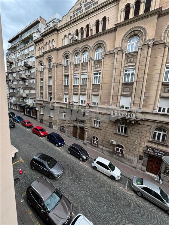 Poslovna zgrada u Kralja Petra (kod Smokvice) — 13