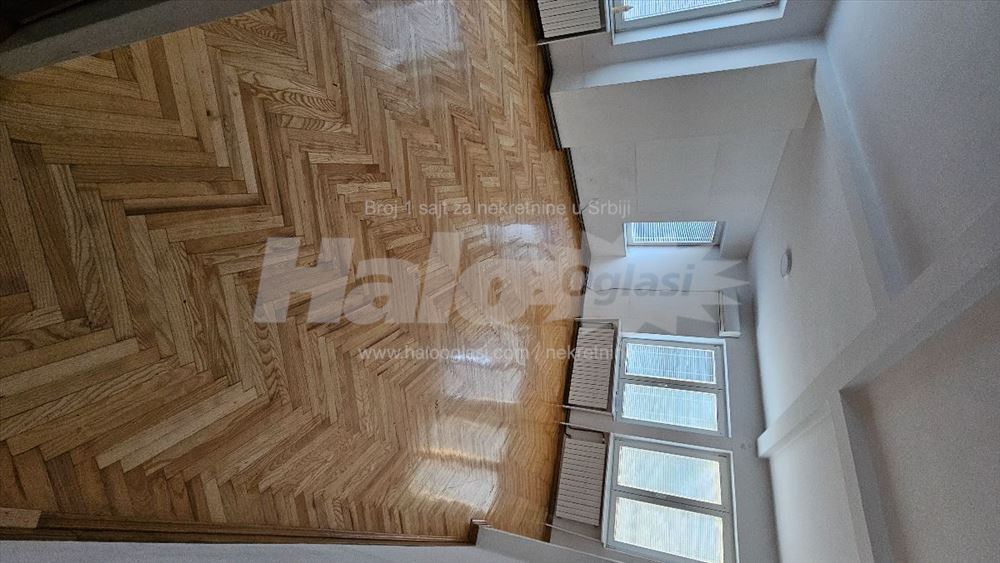 Poslovni kancelarijski prostor — 4