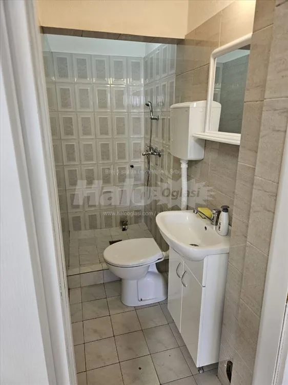 Poslovni prostor 130m2 u Surčinu — 3