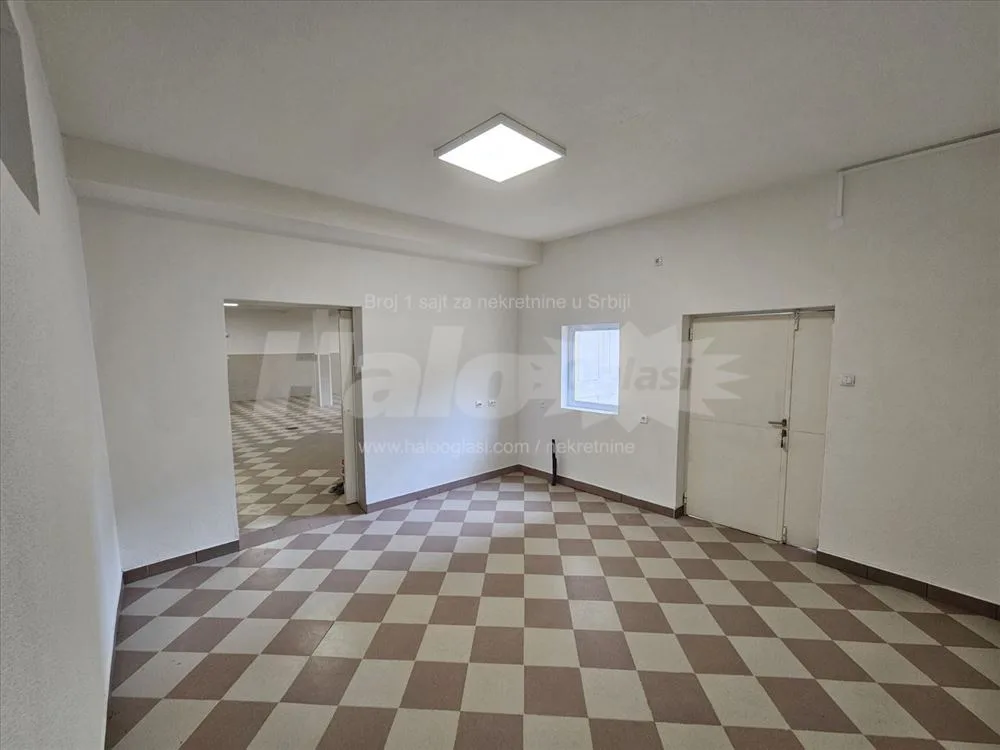 Poslovni prostor 130m2 u Surčinu — 4