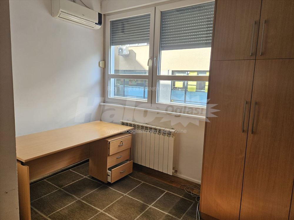 Poslovni prostor 136 m2 sa 2 parking mesta, centar — 4