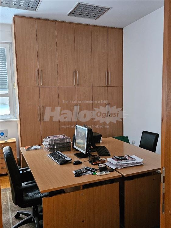 Poslovni prostor 136 m2 sa 2 parking mesta, centar — 5