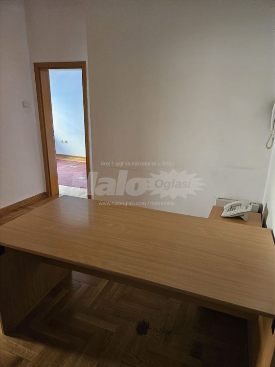 Poslovni prostor 136 m2 sa 2 parking mesta, centar — 7