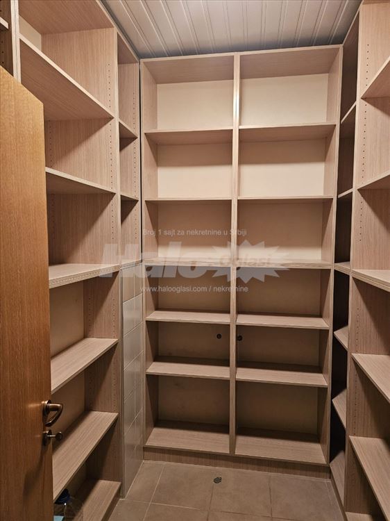 Poslovni prostor 136 m2 sa 2 parking mesta, centar — 8