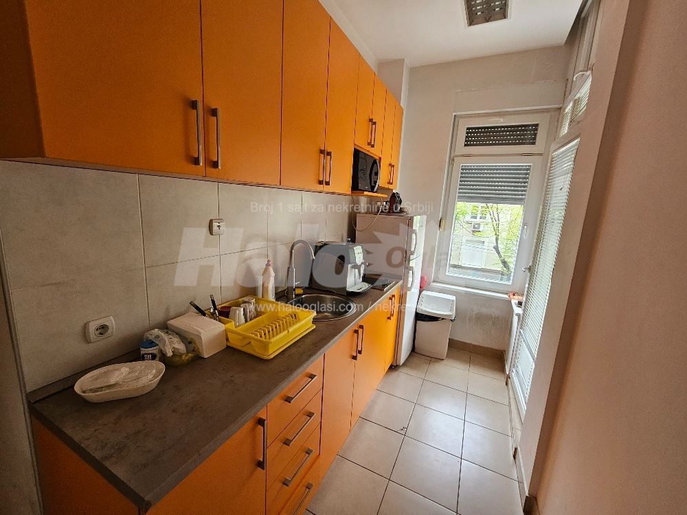 Poslovni prostor 136 m2 sa 2 parking mesta, centar — 9