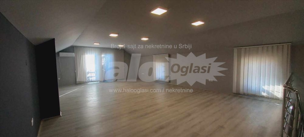 Poslovni prostor 145m2 Zaseban objekat, parking — 2