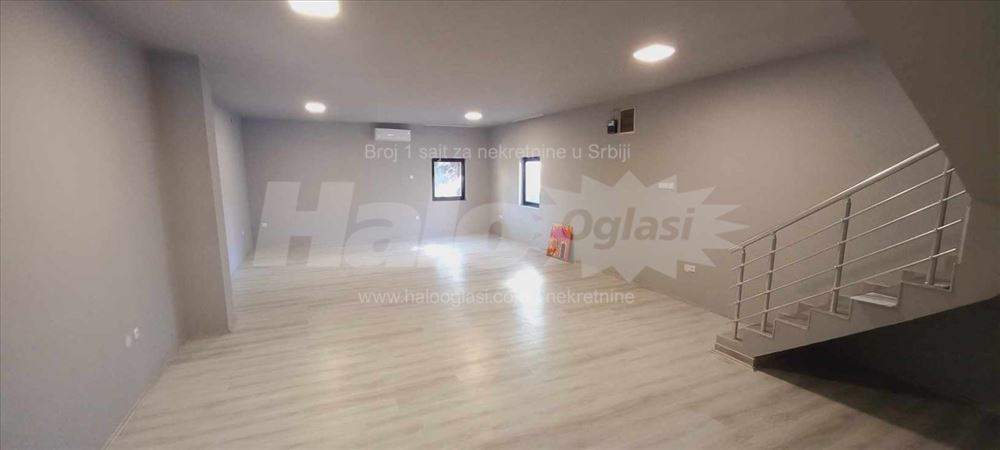 Poslovni prostor 145m2 Zaseban objekat, parking — 3