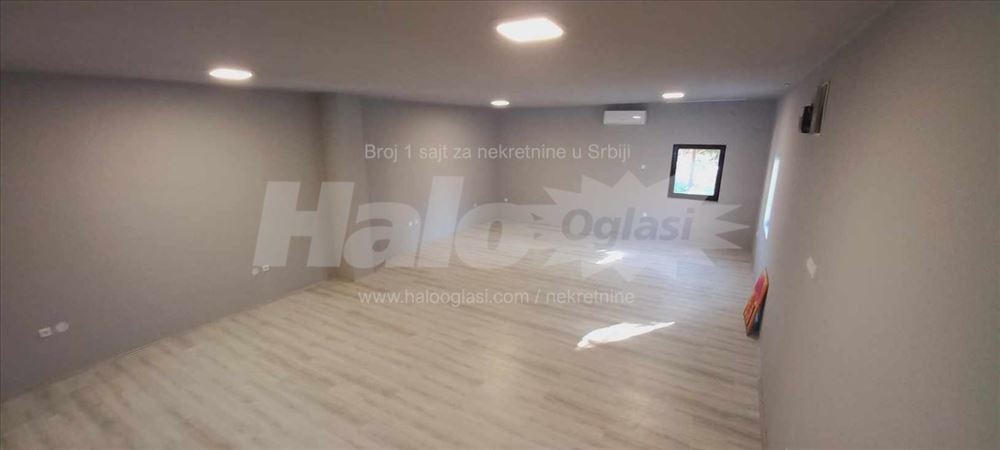 Poslovni prostor 145m2 Zaseban objekat, parking — 12