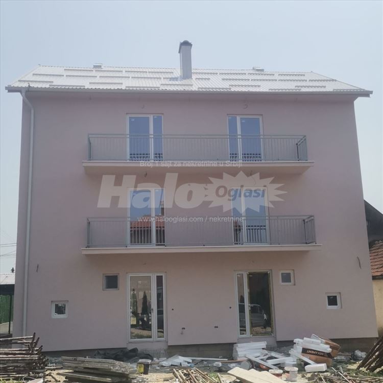 Poslovni prostor 400 m2 ,plac 8 ari sa parkingom — 3