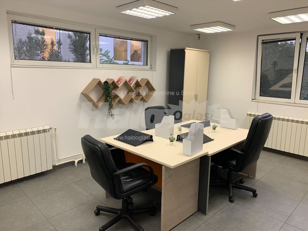 Poslovni prostor 58m² Gornji Dorćol — 2