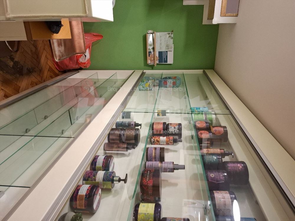 Poslovni prostor dvorišno okrenut u centru grada — 6