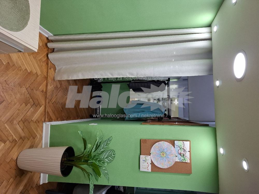 Poslovni prostor dvorišno okrenut u centru grada — 7