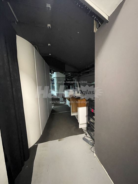Poslovni prostor i potpuno opremljen TV studio — 9