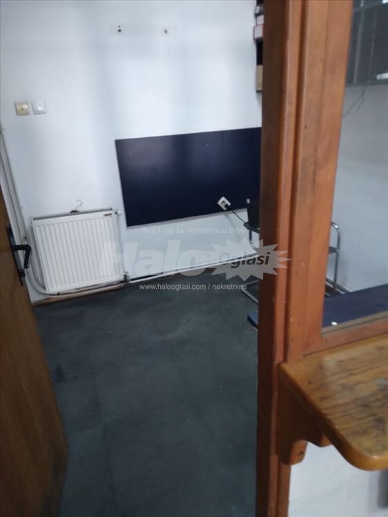 Poslovni prostor na odlicnoj lokaciji — 5