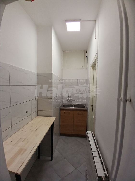 Poslovni prostor od 40m2 u centru Banovog brda — 3
