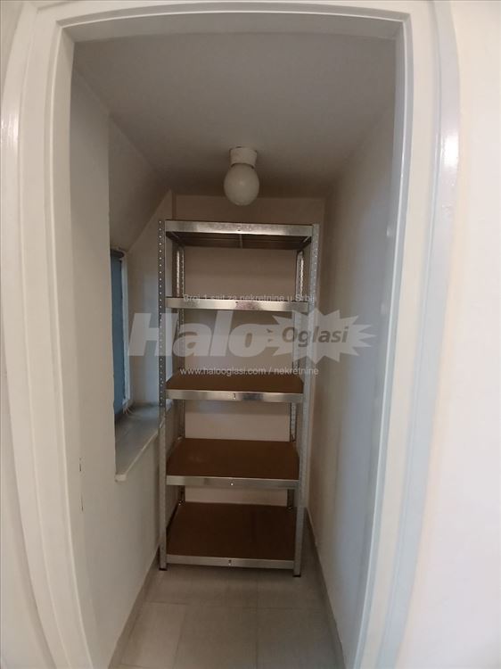 Poslovni prostor od 40m2 u centru Banovog brda — 6