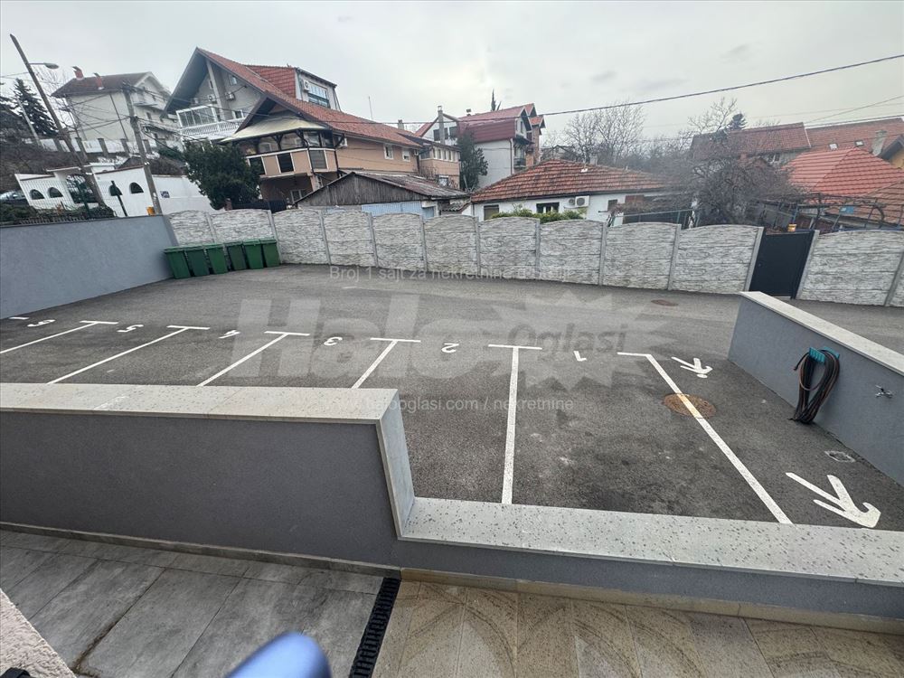 Poslovni prostor sa parking mestom — 10