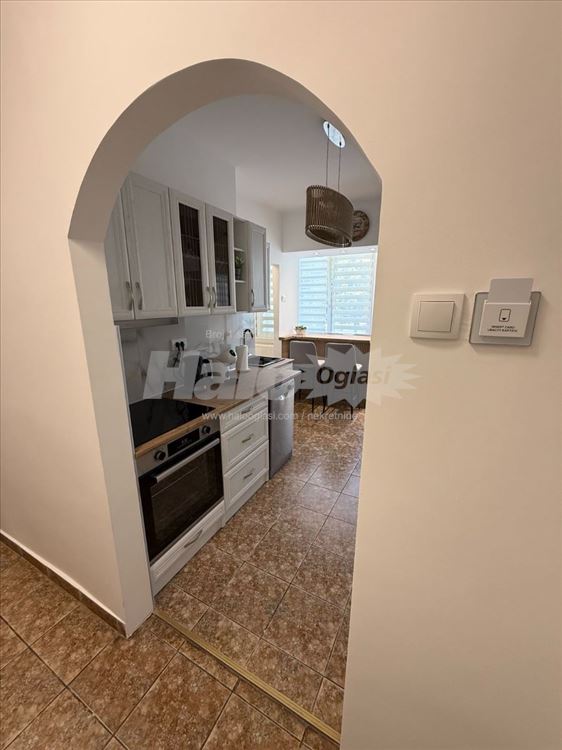 Poslovni prostor, Tošin bunar/Pariske komune, 60m2 — 2