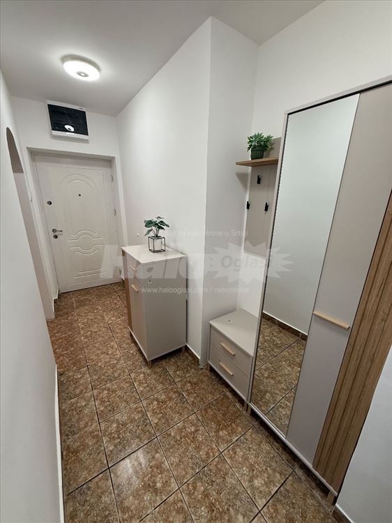 Poslovni prostor, Tošin bunar/Pariske komune, 60m2 — 10