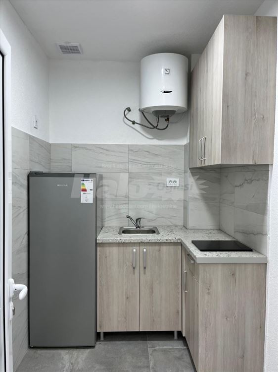 Poslovni prostor, V. Vlahovića, 125 m2, parking — 5