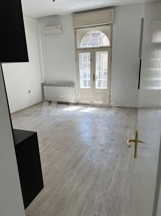 Poslovni prostor za izdavanje — 11