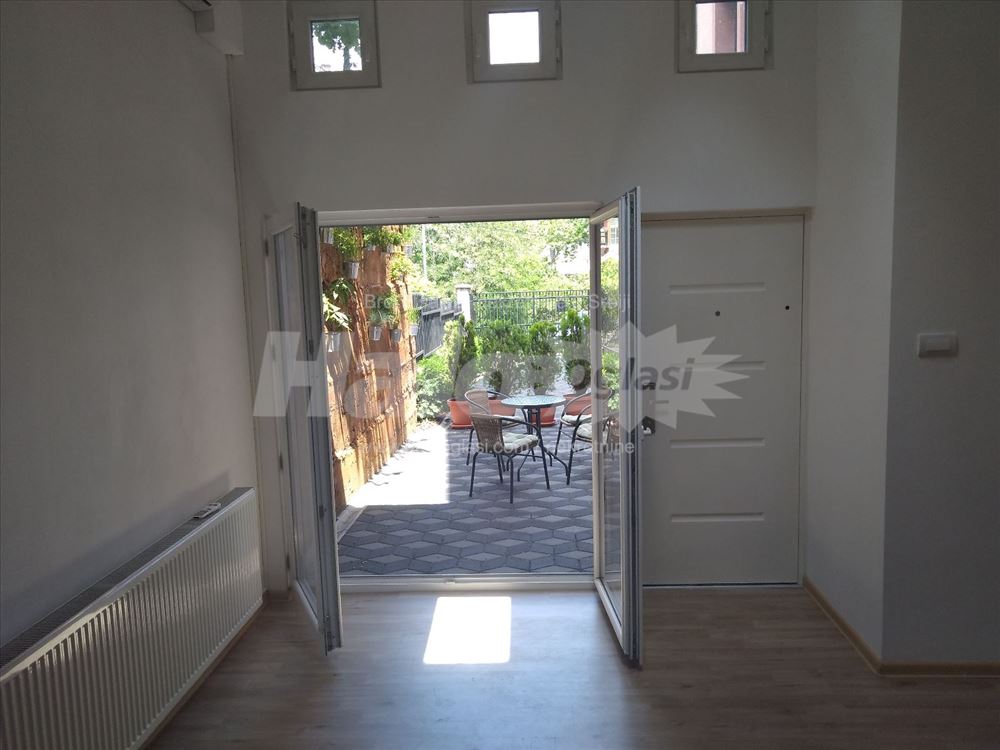 Poslovni prostor,bašta,parking,kolski prilaz — 2