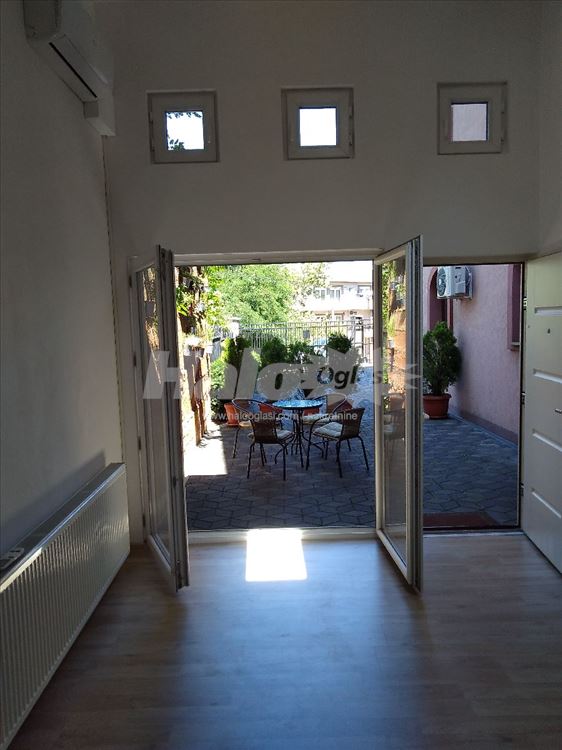 Poslovni prostor,bašta,parking,kolski prilaz — 11